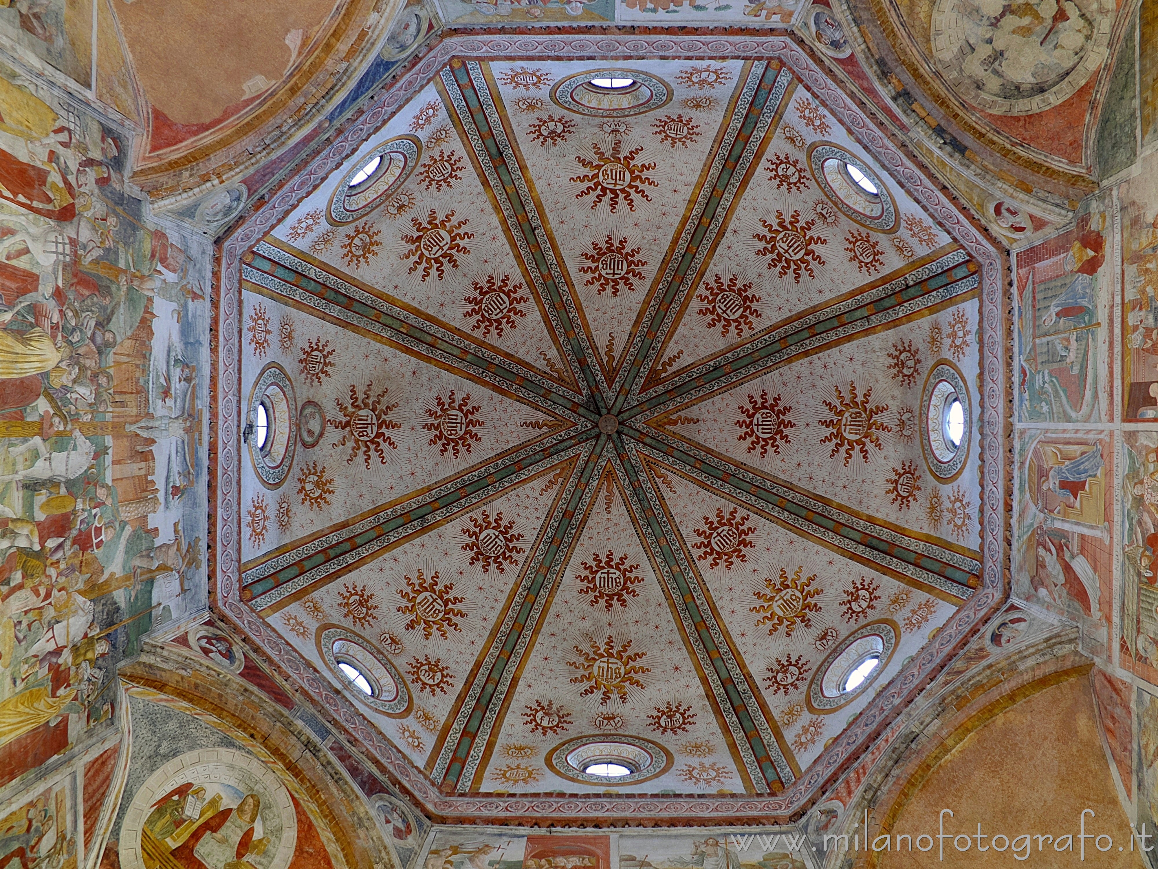Castelleone (Cremona, Italy) - Dome of the central body of the Church of St. Mary in Bressanoro - Full resolution picture